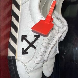 Off-White Arrows Sneakers with Red Tag